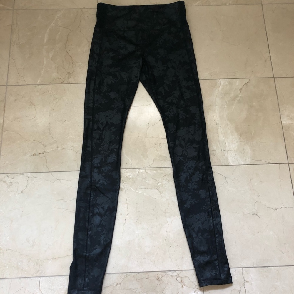Metallic floral Athleta black leggings